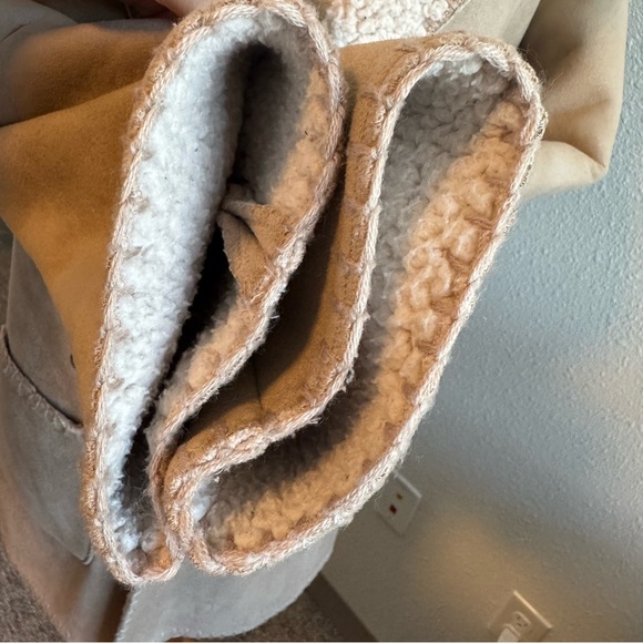 Alba Rosa Tan Sherpa Blanket Duffle Coat - Picture 10 of 16